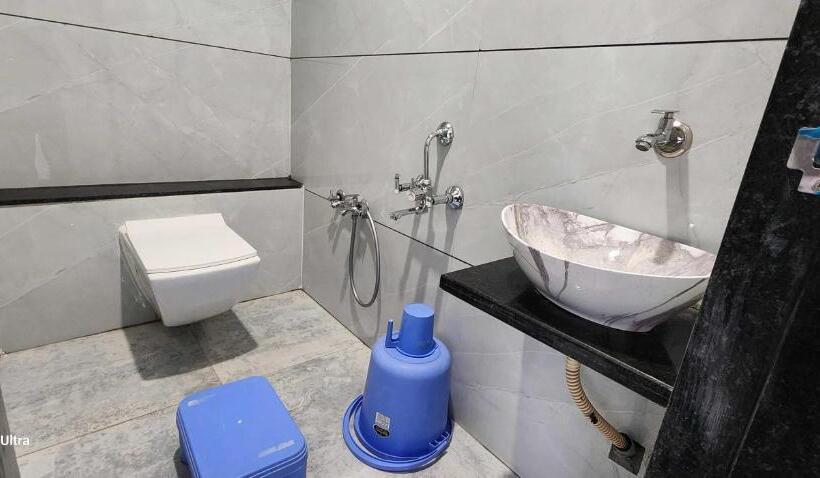 Трехместный Номер Классика, Oyo Hotel Deliza