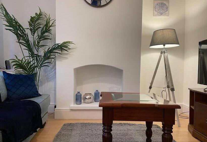 غرفة قياسية, Keary Entire House. 3 Beds. Bright And Cheerful