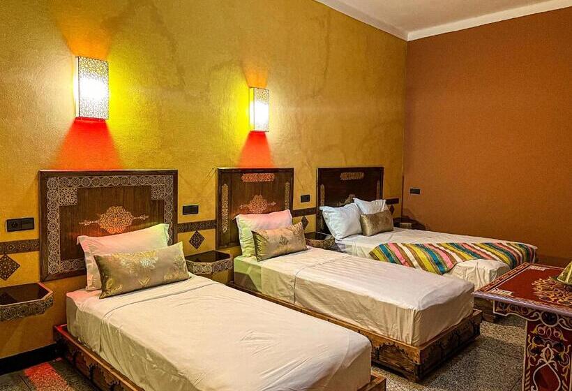 Quarto Quádruplo Estandar, Riad Dar Doura