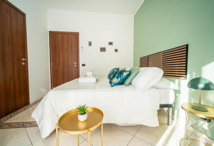 اتاق راحتی سه تخته, La Porta Di Alba