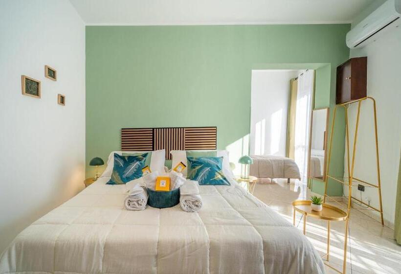 اتاق راحتی سه تخته, La Porta Di Alba