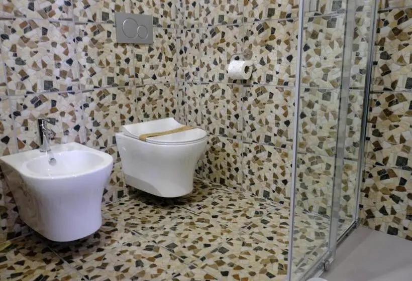 اتاق استاندارد سه تخته با بالکن, Matteottis