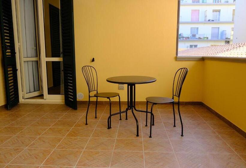 标准间带露台, Matteottis