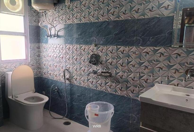 산 전망 스위트, Sarahan Holiday Inn