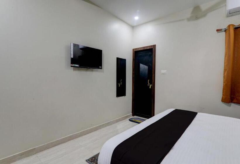 Трехместный Номер Классика, Fabhotel Nandini Grand