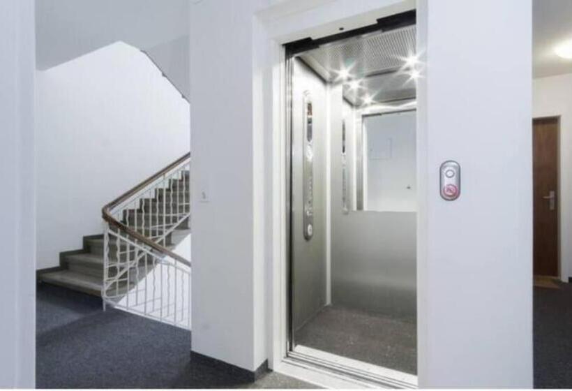 Estudi Estàndard amb Balconada, Delta Apartments Zurich