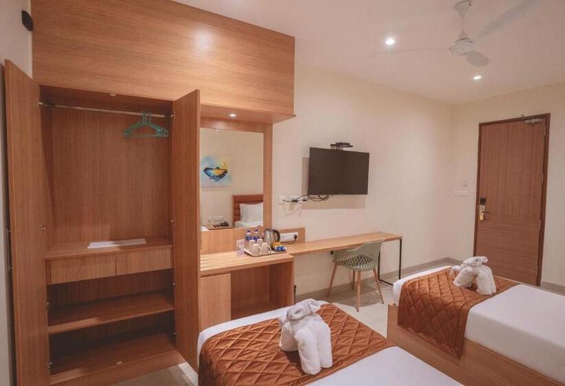 מיטת קינג בסוויטה, Achyut