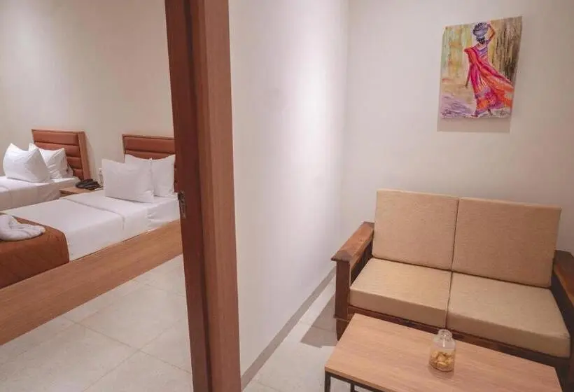 Suite Lit King, Achyut