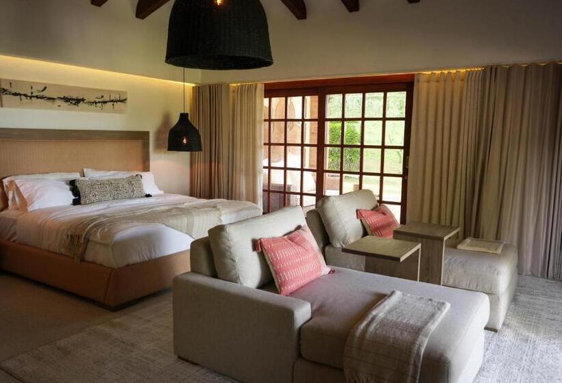 プレジデントスイートルーム, Mountains Of Hope