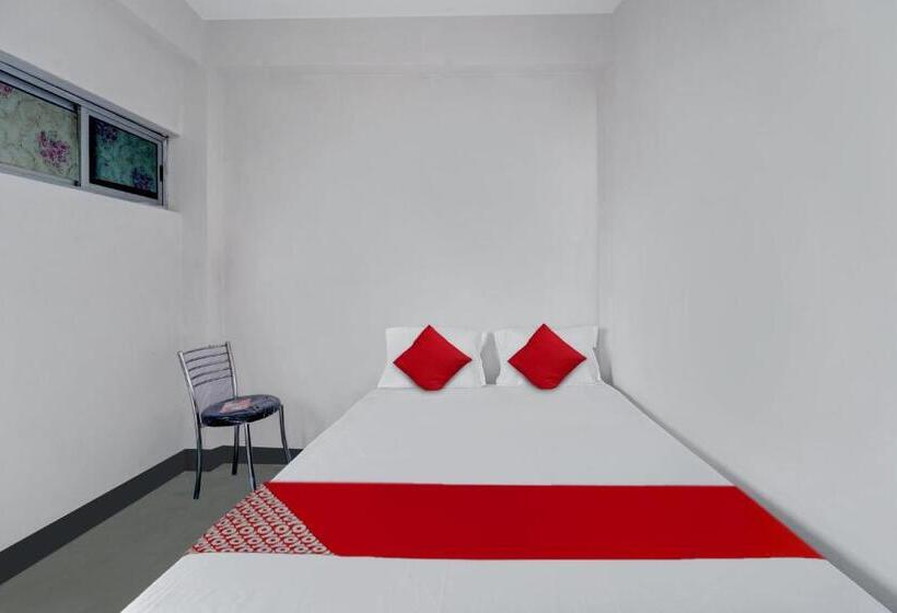 חדר קלאסי לשלושה, Oyo Flagship Yuvraj