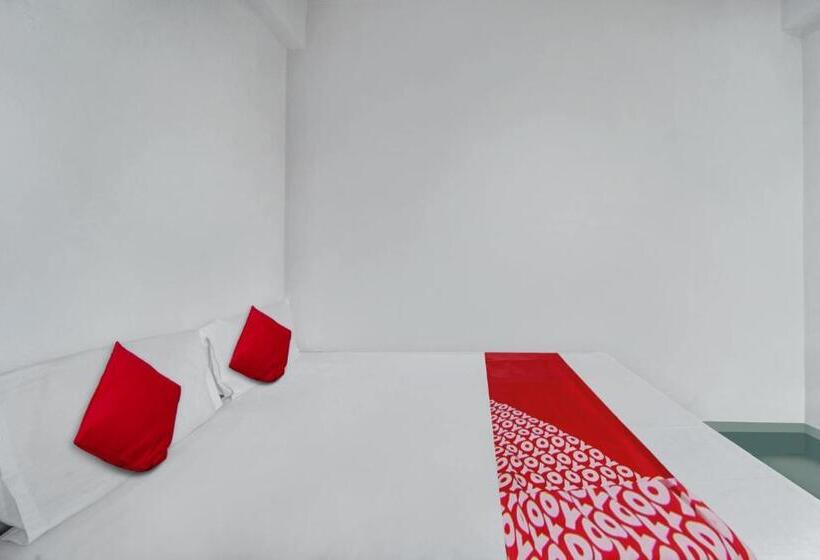 חדר קלאסי לשלושה, Oyo Flagship Yuvraj