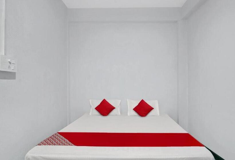 חדר קלאסי לשלושה, Oyo Flagship Yuvraj