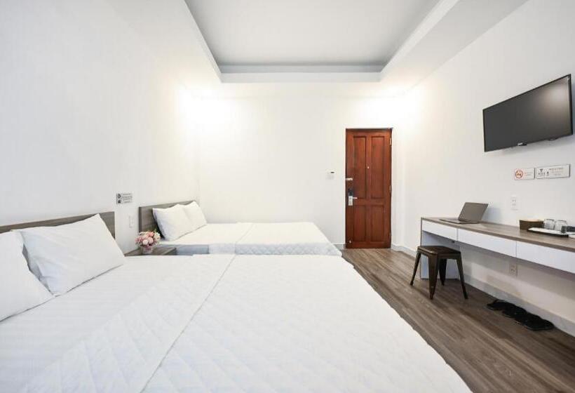 اتاق سوپریور خانوادگی, Yoko Airport Saigon