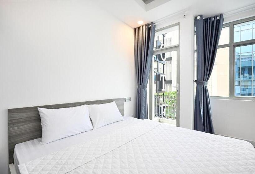 اتاق لوکس با چشمانداز شهر, Yoko Airport Saigon