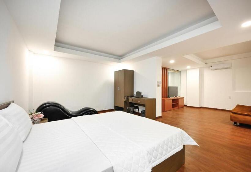 اتاق لوکس, Yoko Airport Saigon