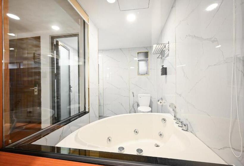 اتاق لوکس, Yoko Airport Saigon