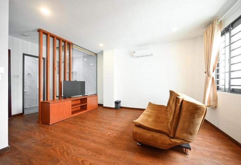 سوییت خانوادگی, Yoko Airport Saigon