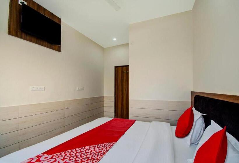 Трехместный Номер Классика, Oyo Hotel Rj 21 18