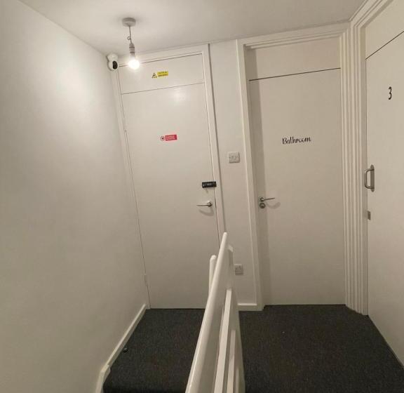 اتاق راحتی سه تخته, Lovely Triple And Quadruple Bedrooms In Euston