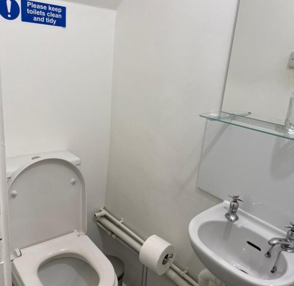 اتاق راحتی سه تخته, Lovely Triple And Quadruple Bedrooms In Euston