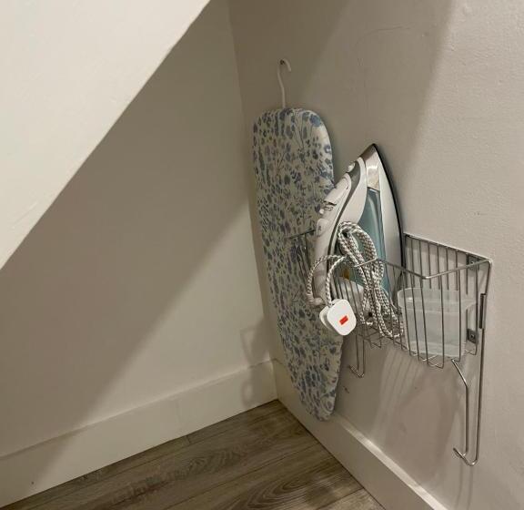 اتاق راحتی سه تخته, Lovely Triple And Quadruple Bedrooms In Euston