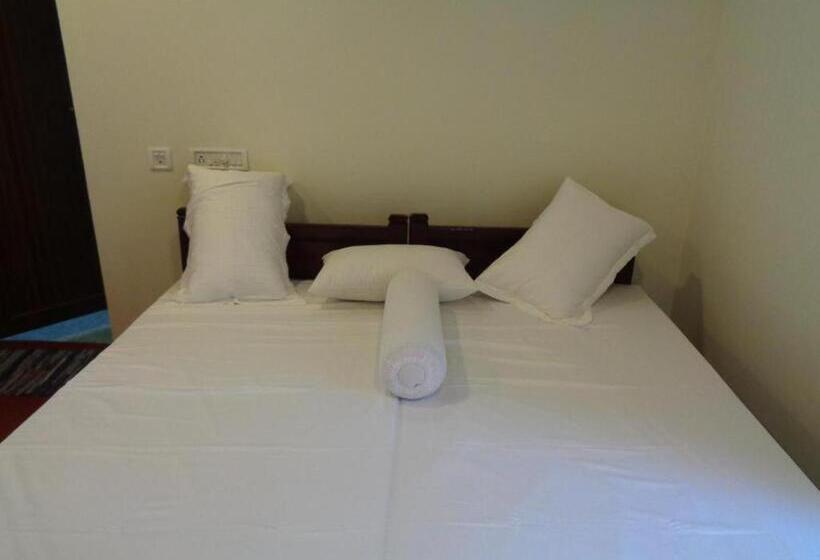 스탠다드 룸, Marari Beatles