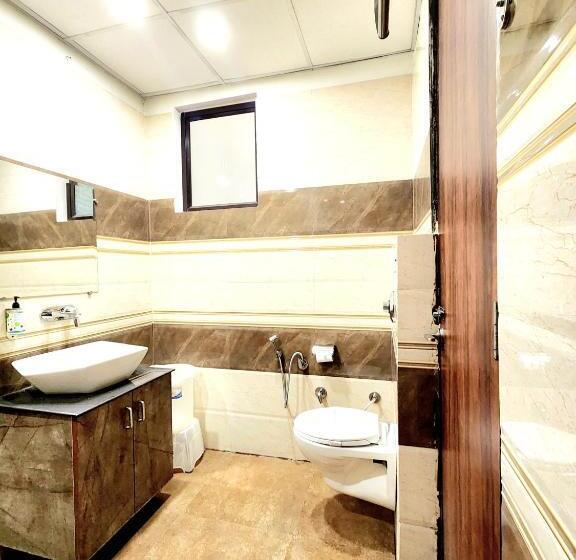 غرفة سوبيريور سرير كينج, Pineberry Hotels   Near Golden Temple