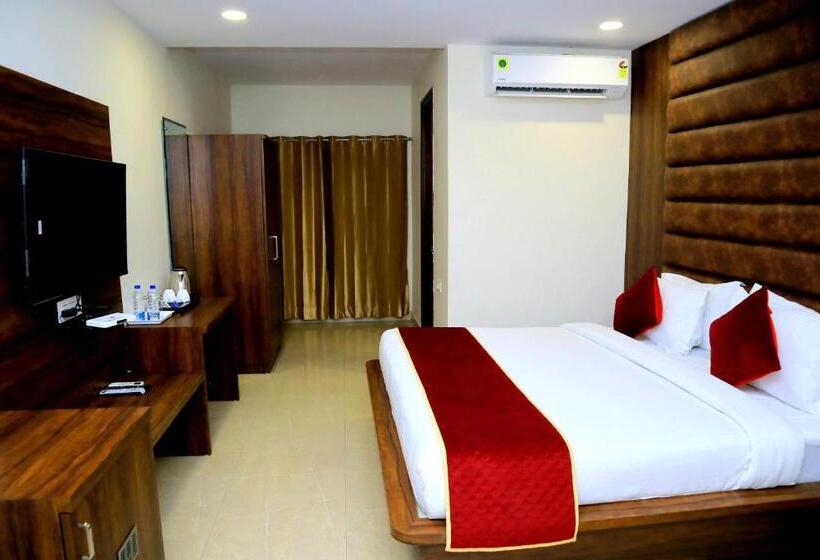 غرفة قياسية سرير كينج, Pineberry Hotels   Near Golden Temple