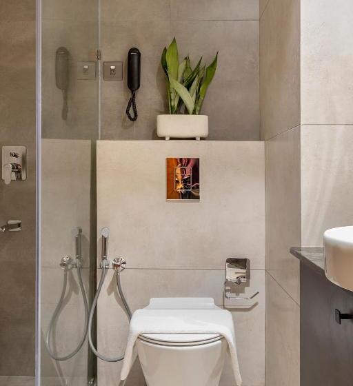 バルコニー付きスタンダードルーム, Sterling Athirappilly