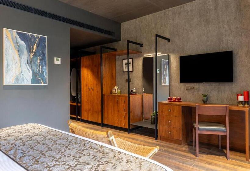 ガーデンビューのスタンダードワンルーム, Sterling Athirappilly