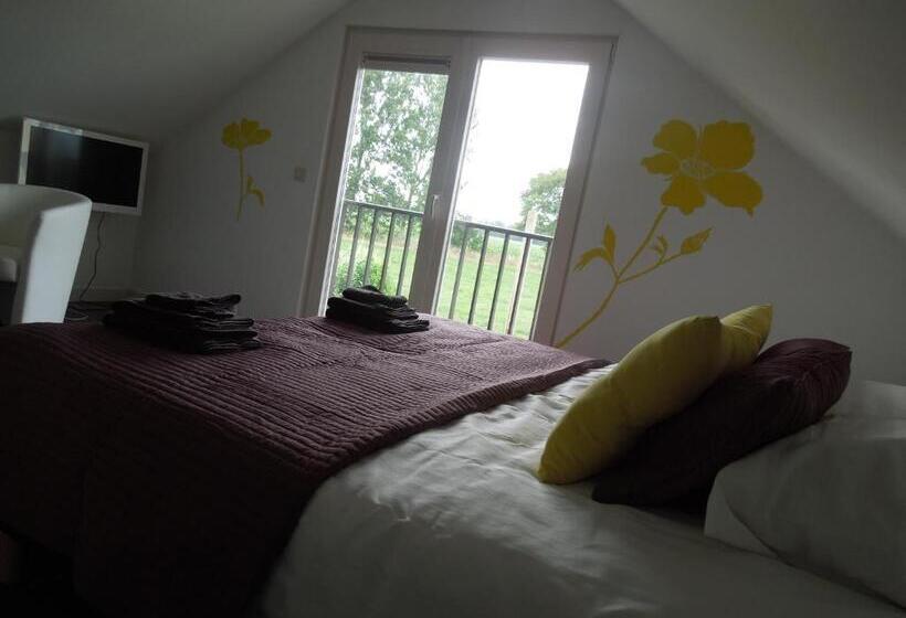 高级园景房, B&b Bready