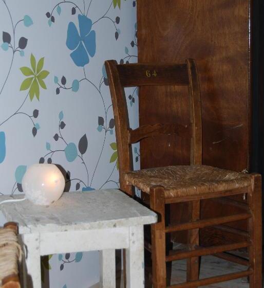 חדר משפחתי, Les Fruits Du Passau