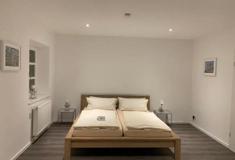 バス共有のスタンダードルーム, Zentrum Appartment Neuburg