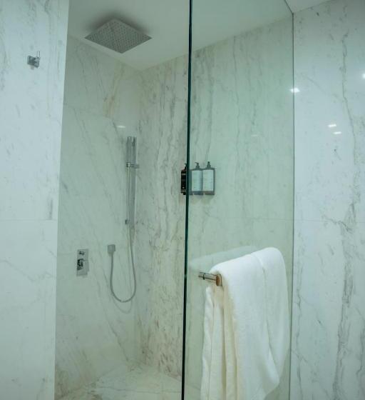 اتاق لوکس, Alberni Jabal Hafeet Hotel Al Ain