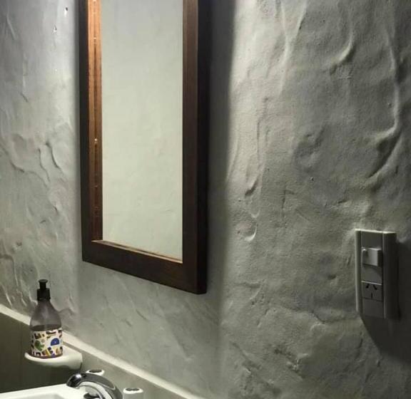 标准三人间, La Omi