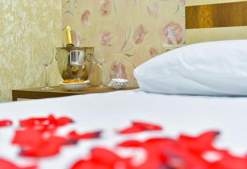 اتاق استاندارد, Lion