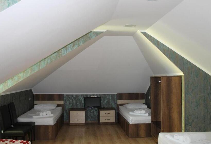 スタンダード4人部屋, Lion