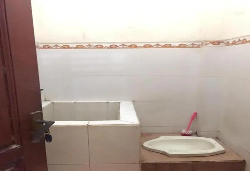 Economy-huone, Spot On 93531 Homestay Puri Indah Syariah