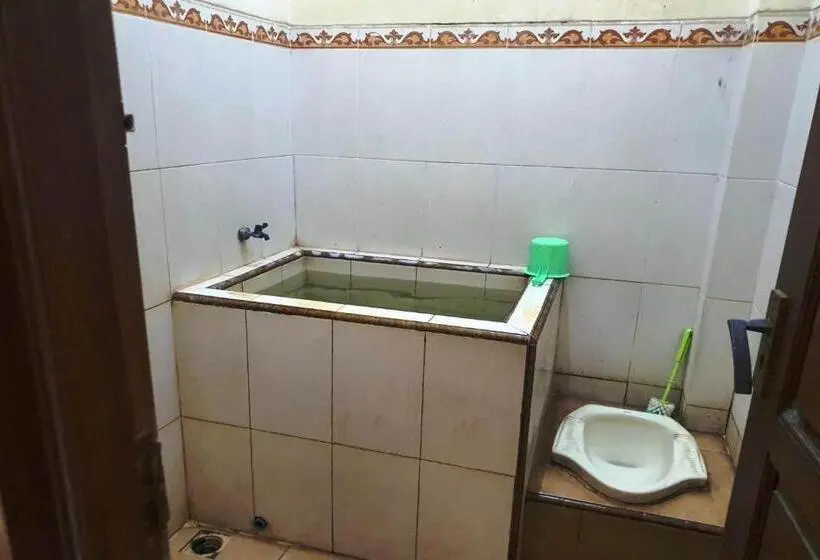 Economy-huone, Spot On 93531 Homestay Puri Indah Syariah