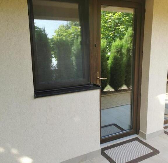 Pokój Rodzinny, Anca