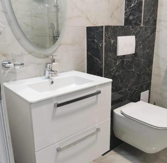 Pokój Rodzinny, Anca