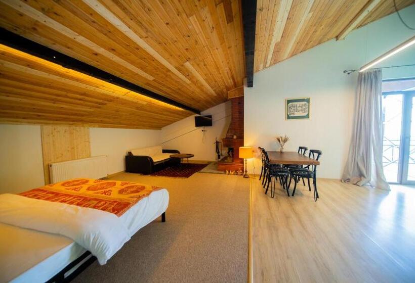 کلبه ییلاقی, Chalet Papa Basili