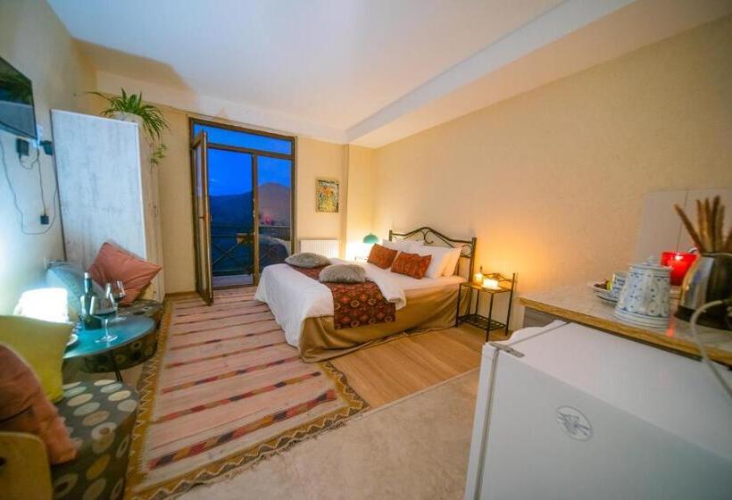 اتاق استاندارد با چشم‌انداز کوهستان, Chalet Papa Basili