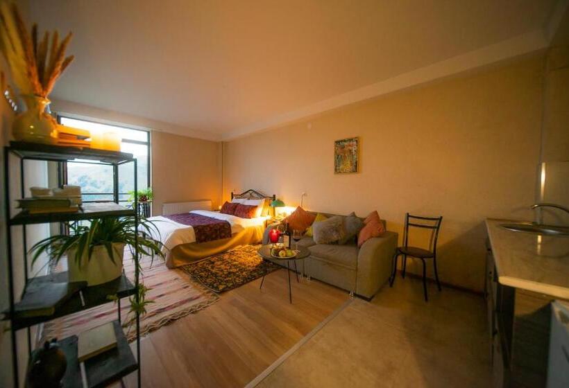 اتاق استاندارد سه نفره, Chalet Papa Basili