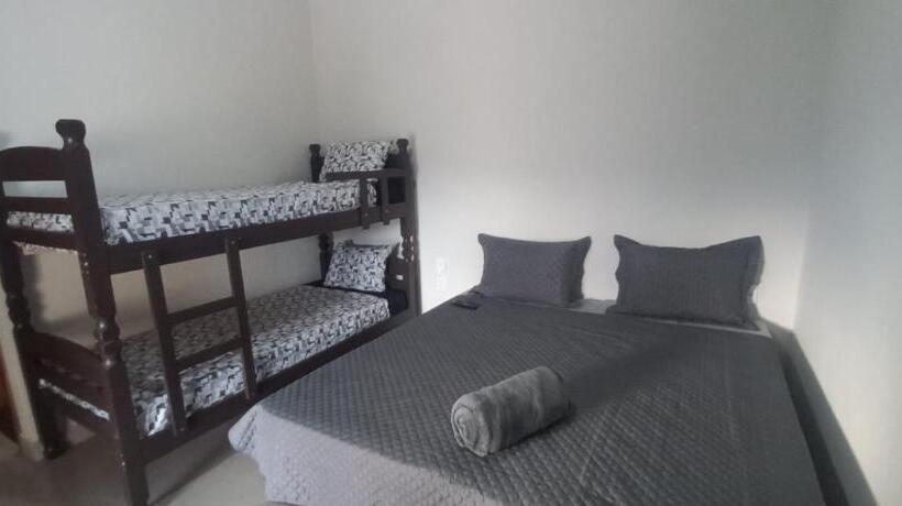 חדר סטנדרטי לארבעה עם חדר אמבטיה משותף, Chalés Santa Terezinha