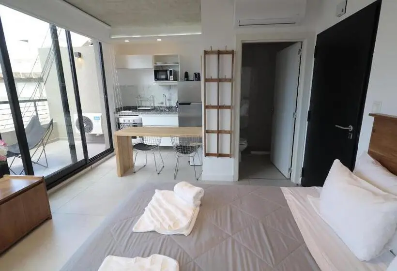 اتاق لوکس با بالکن, Own Belgrano Studios & Suites