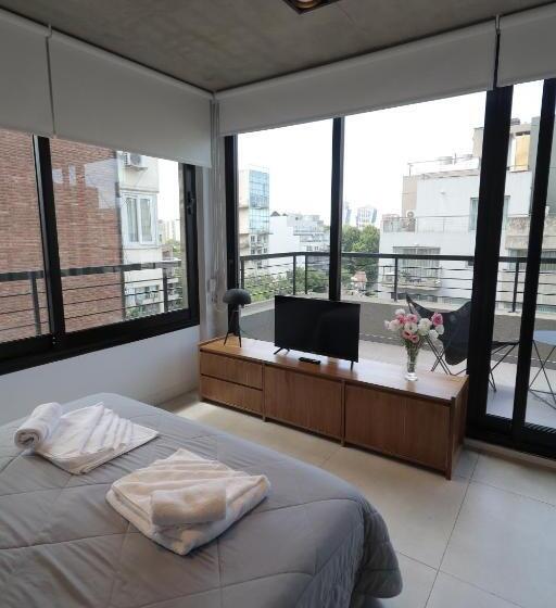 اتاق لوکس با بالکن, Own Belgrano Studios & Suites