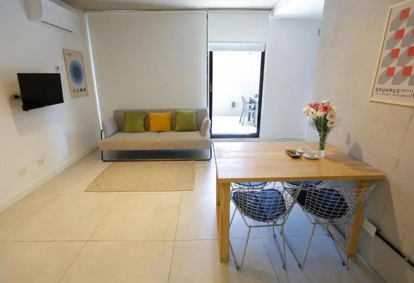 سوییت جونیور با بالکن, Own Belgrano Studios & Suites