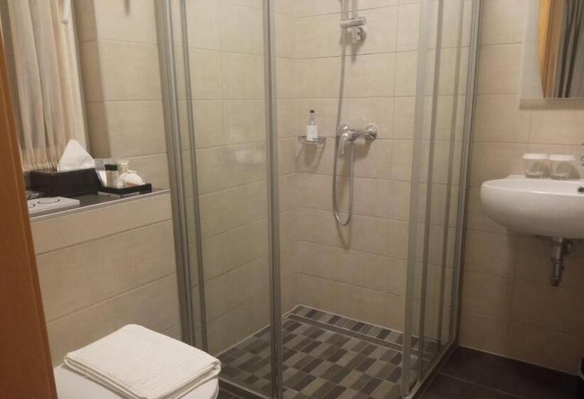 غرفة قياسية, Appart Hotel Gwendy