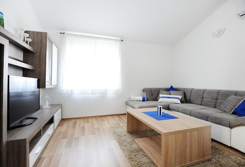 侧面带海景及2个卧室的公寓, Apartments Hills